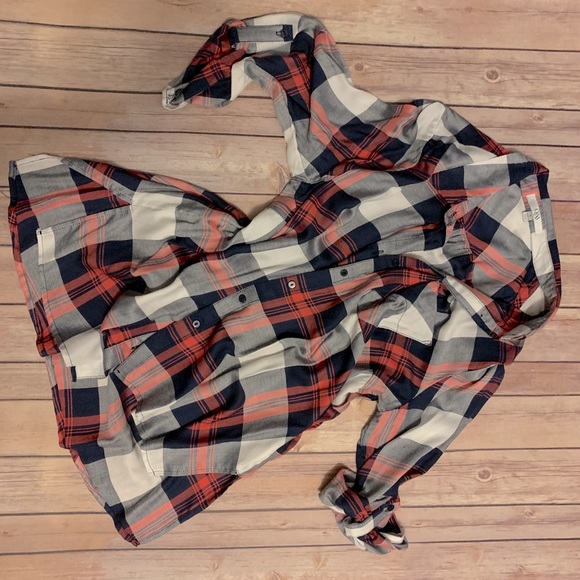 q&a Tops - EUC plaid button down shirt